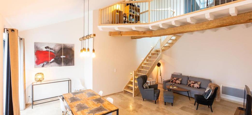 Location de vacances pour 4 personnes, avec vue ainsi que piscine et jardin, animaux acceptés à Seysses-Savès