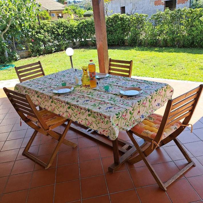 Location de vacances pour 6 personnes, avec jardin ainsi que jacuzzi et piscine, animaux acceptés à Campofelice di Roccella - 4