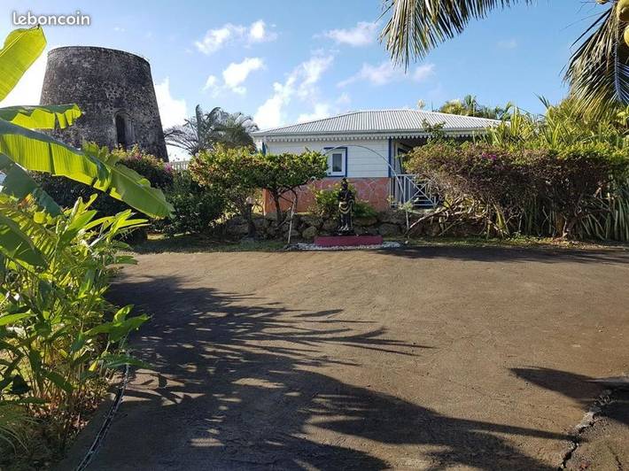 Location de vacances pour 5 personnes, avec piscine ainsi que vue et jardin, animaux acceptés à Le Moule - 2