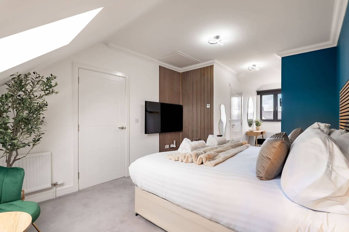 Hot Tub - Parking - Edinburgh Shawfair-Nr Hospital in Edinburgh, Edinburgh and Lothian