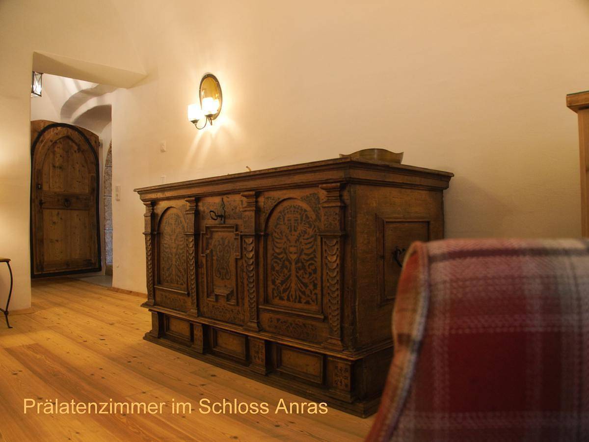Ganze Ferienwohnung, Prälatenzimmer im Schloss Anras in Villgratner Berge, Anras