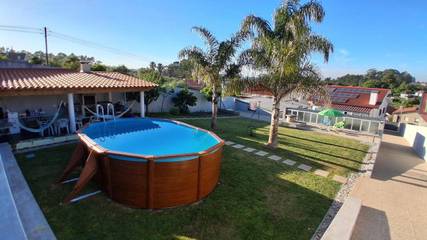 Gîte pour 3 personnes, avec terrasse et jardin ainsi que piscine et vue à Santa Maria da Feira