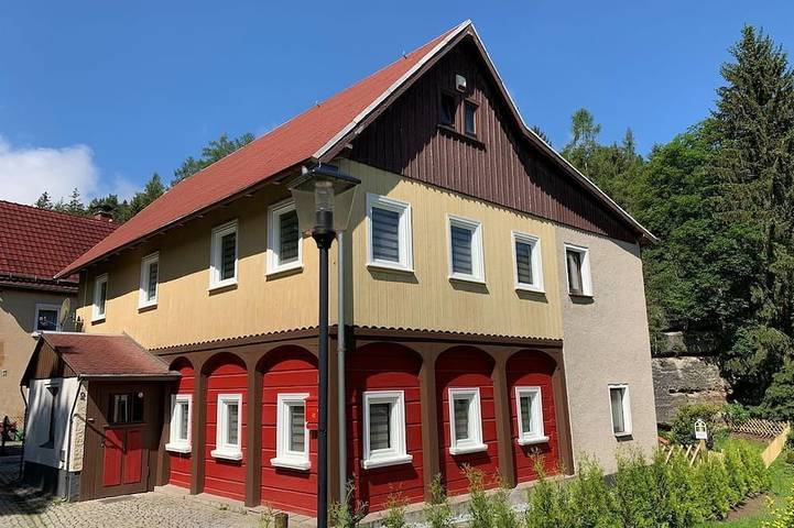 Ferienhaus für 10 Personen, mit Terrasse und Sauna sowie Whirlpool, mit Haustier