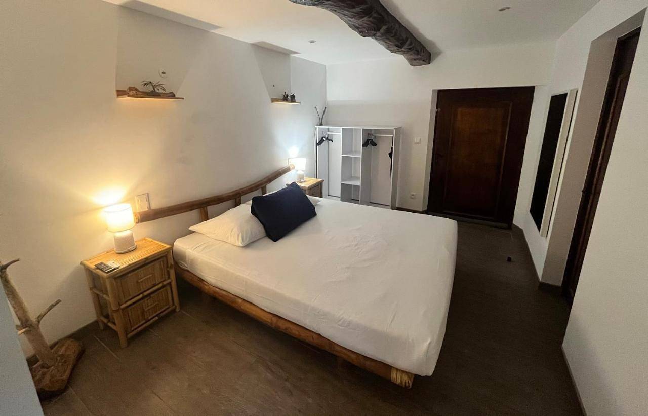 Appartement entier, Two-Bedroom Apartment in Le Thoronet, Région de Draguignan