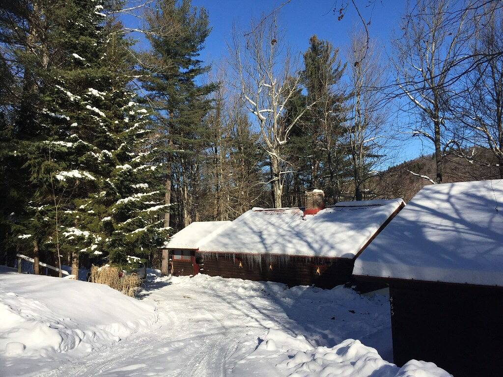 Charmantes traditionelles Blockhaus zwischen Mt. Schnee und Stratton mit Sauna / Wifi in Wardsboro, Green Mountain National Forest