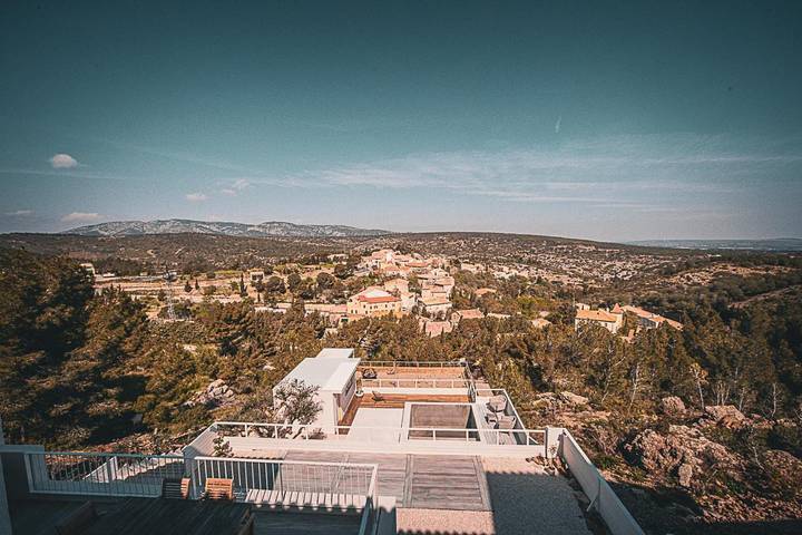 Maison d’hôte pour 2 personnes, avec balcon et piscine ainsi que vue et jardin à Treilles