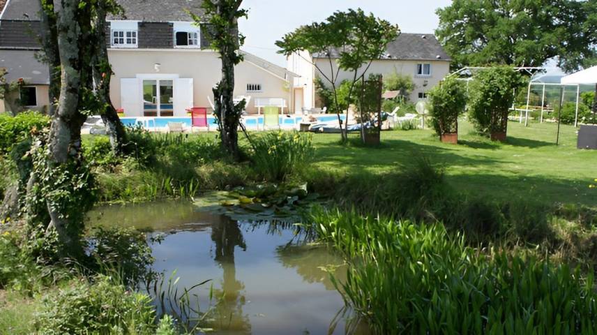 Cottage pour 2 personnes, avec jardin et piscine à Maux