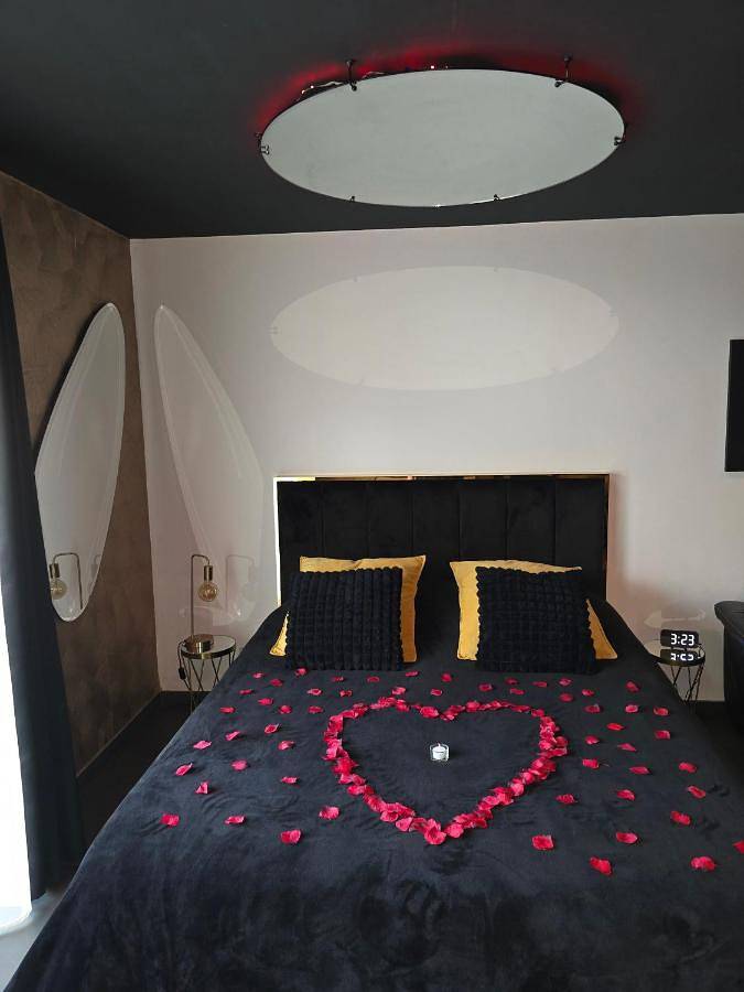Appartement entier, One-Bedroom Apartment in Barlin, Région de Béthune