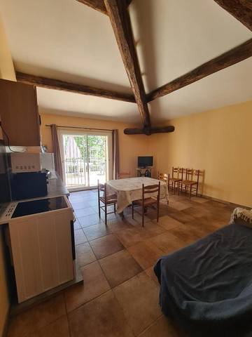 Gîte pour 6 personnes, avec vue ainsi que jardin et terrasse, animaux acceptés à Cazouls-lès-Béziers
