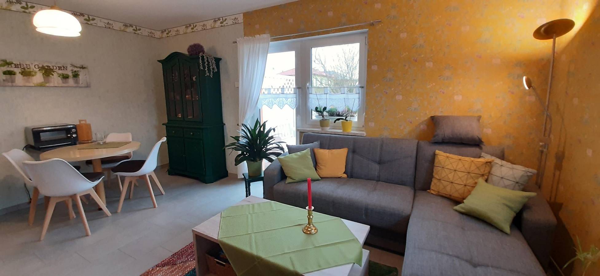 Ganze Ferienwohnung, Appartement/Fewo, Dusche oder Bad, Wc, neuwertig in Naumburg, Saale-Unstrut