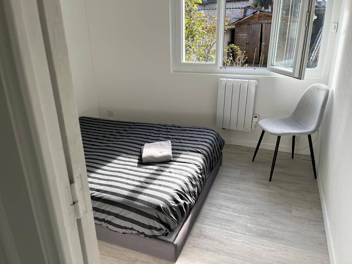 Appartement entier, Two-Bedroom Apartment in Maintenon, Région de Chartres