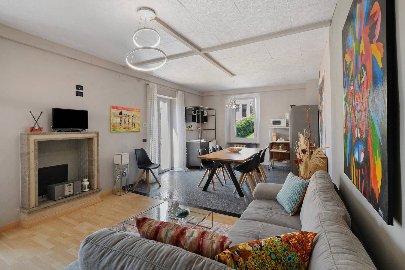 Entire apartment, Apartment 'Isola Bella' with Mountain View, Private Terrace and Wi-Fi in Preseglie, Garda Mountains