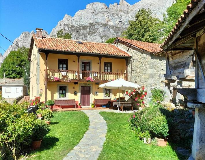 Casa rural para 5 personas, con Balcón y Jardín en Lagos de Covadonga