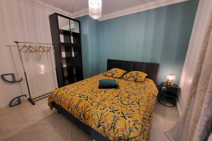 Apartamento entero, Proche Centre Ville, Appartement Pour 6 Voyageurs Comprenant 3 Suites in Châlons-en-Champagne, Marne