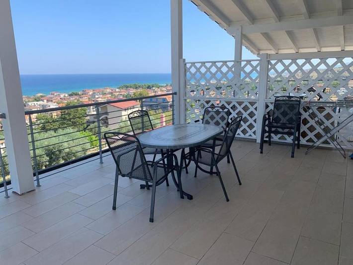 Appartement de vacances pour 6 personnes, avec Balcon et Terrasse ainsi que Jardin et Vue dans Mirto Crosia
