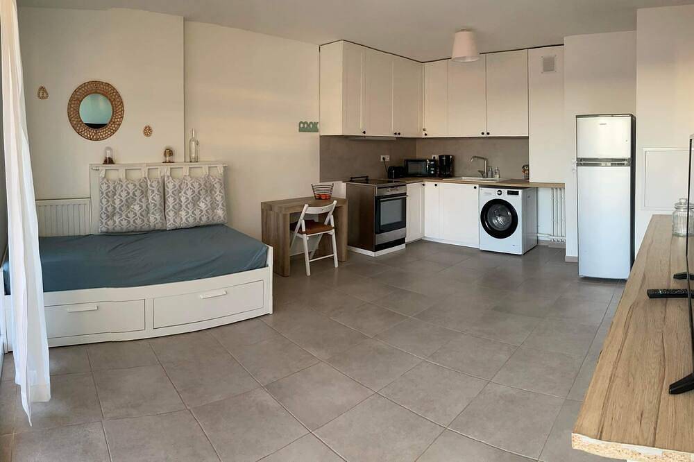 Appartement entier, Appartement en rdc avec parking privé in La Fare-les-Oliviers, Région d'Aix-en-Provence