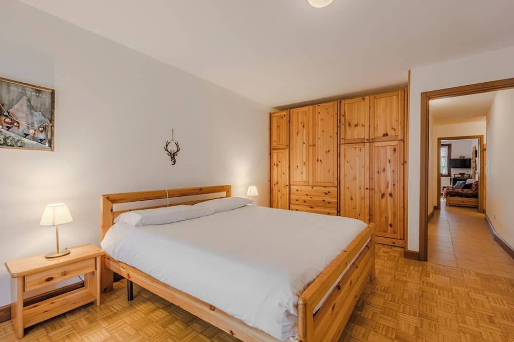 Ganze Wohnung, Schöne Wohnung für 4 Gäste mit  W-Lan, Tv und Innenhof in Sant'Antonio di Mavignola, Comune di Pinzolo