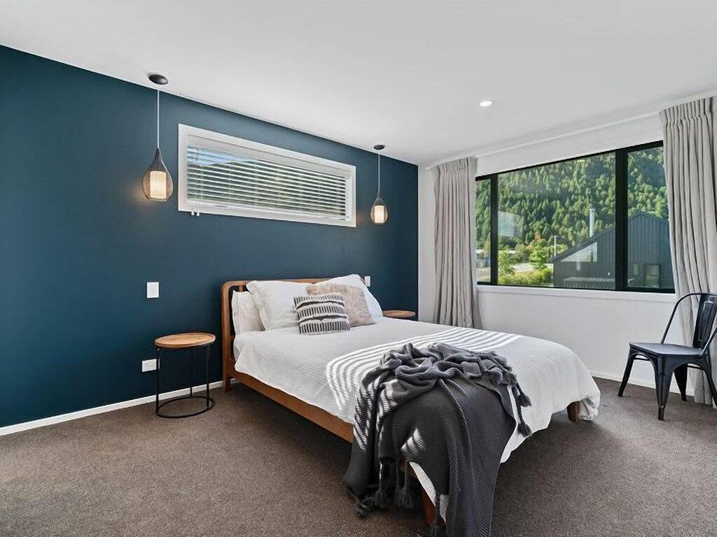 Arrowtown Mountain View Retreat in Arrowtown, Otago