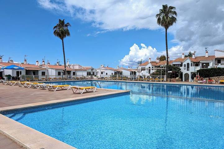 Ferienwohnung für 4 Personen, mit Pool und Balkon sowie Garten in Son Bou