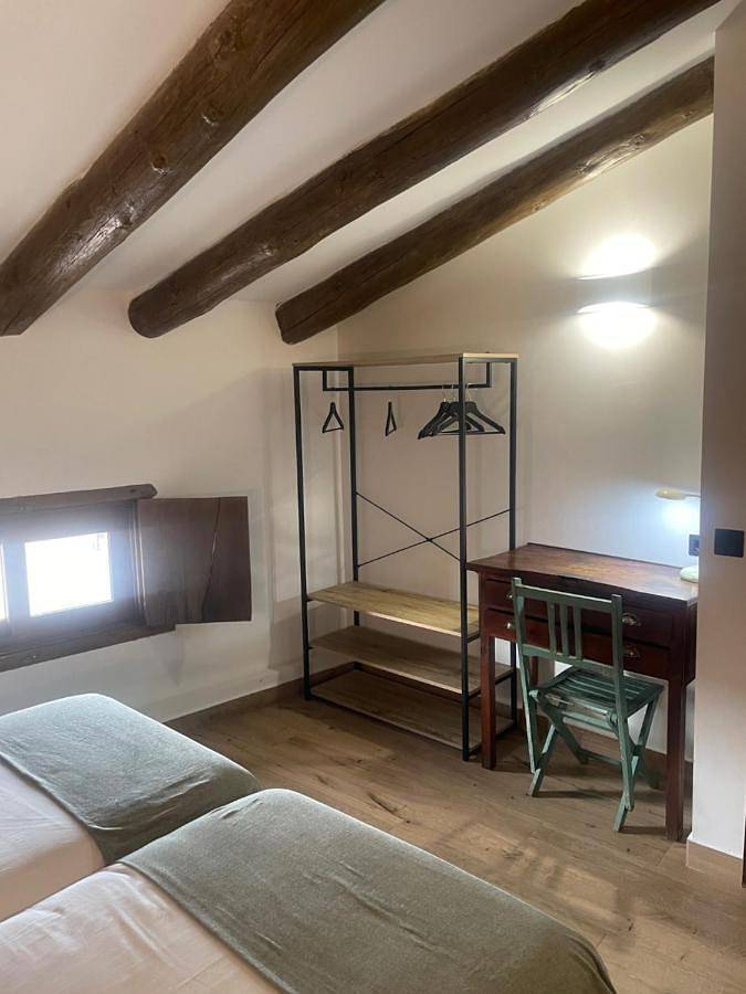 Alojamiento y desayuno para 4 personas, con Terraza y Jacuzzi además de Jardín y Vistas en Campo de Belchite - 2