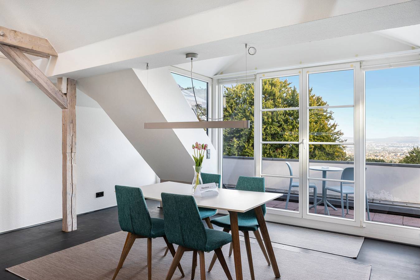 Entire apartment, Panorama Penthouse in a Beautiful Villa in Brasselsberg, Kassel