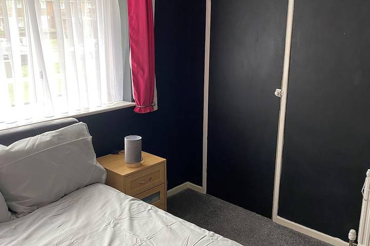 A real homely home close to Gatwick and the South East of England. in Crawley, Sussex de l'Ouest