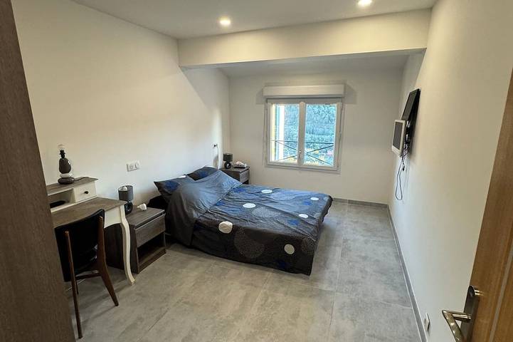 Location de vacances pour 6 personnes, avec terrasse à Saint-André-de-la-Roche - 2