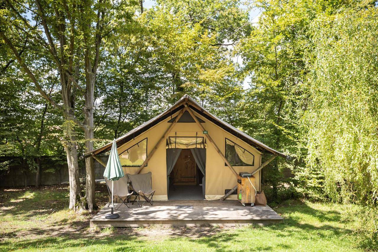 Huttopia Versailles in Versailles, Yvelines