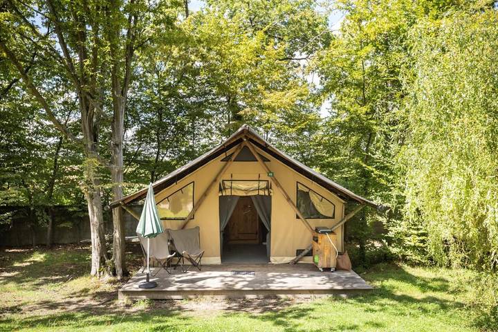 Location de vacances pour 5 personnes, avec terrasse ainsi que piscine et bassin pour enfant à Versailles - 4