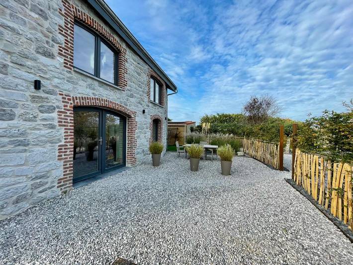 Location de vacances pour 5 personnes, avec vue ainsi que jardin et piscine à Florennes - 3