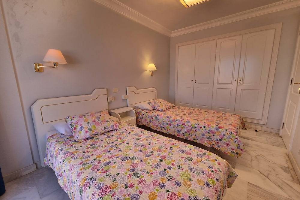 Entire apartment, Apartment With Sea Views And Fantastic Sunshine in Playa de los Guíos, Santiago del Teide