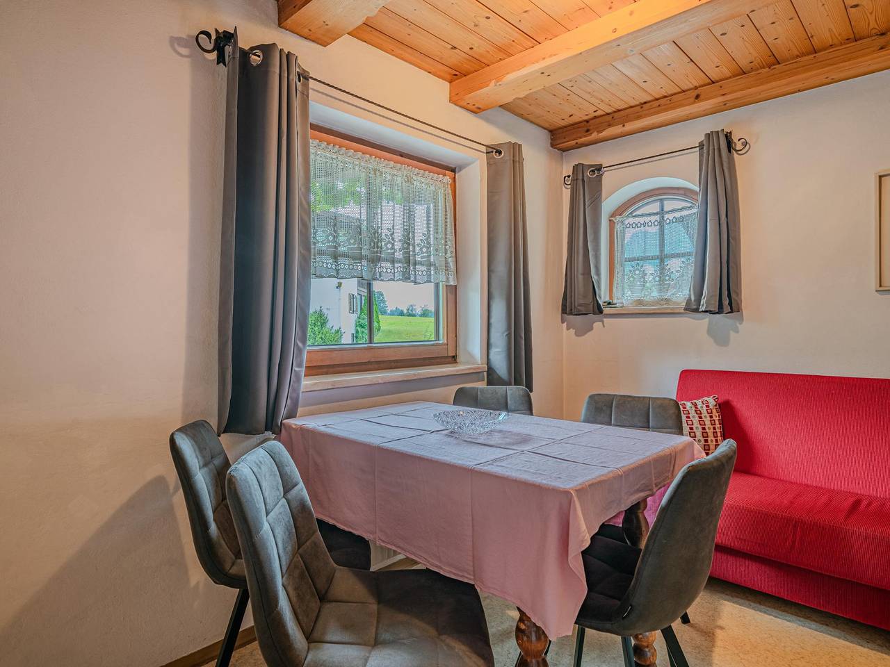 Ganze Wohnung, Gemütliche Wohnung beim Skilift mit Terrasse in Sankt Johann in Tirol, Kaisergebirge