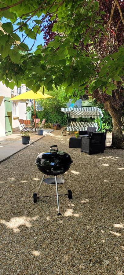 Location de vacances pour 5 personnes, avec vue ainsi que terrasse et piscine à Badefols-sur-Dordogne - 3