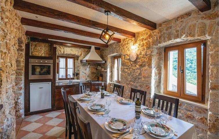 Ferienhaus für 8 Personen, mit Terrasse und Garten in Split-Dalmatien - 3