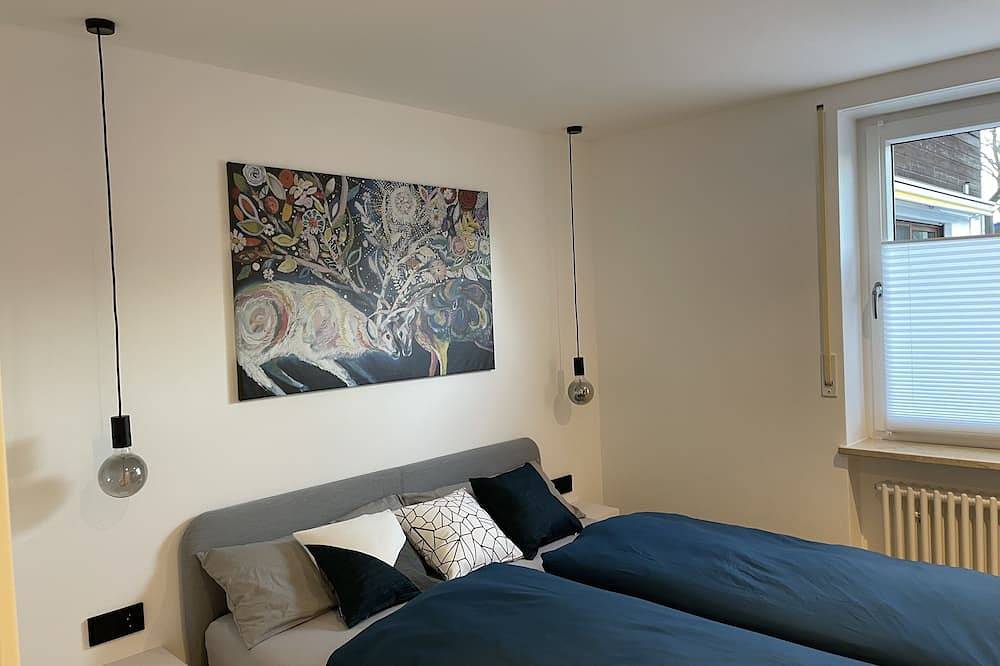 Ganze Wohnung, Komplett neu renoviertes Apartment in einer idyllischen Waldsiedlung in Hohenbrunn, Oberbayern