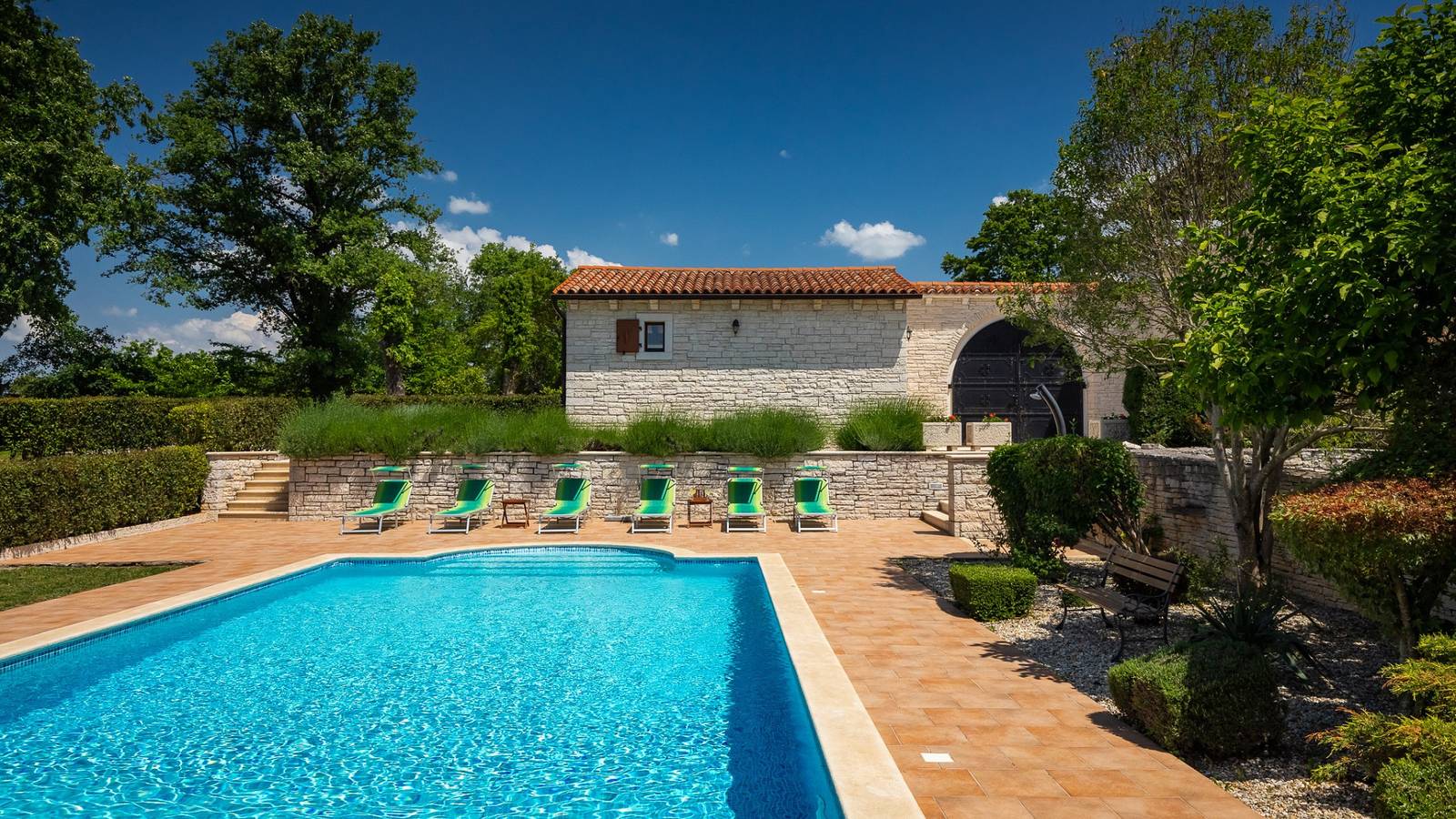 Villa Catarina by Villas Guide in Kringa, Zentralistrien