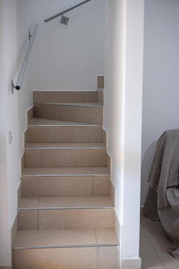 Location de vacances pour 2 personnes, avec piscine ainsi que vue et terrasse, animaux acceptés à Agnone Cilento - 2