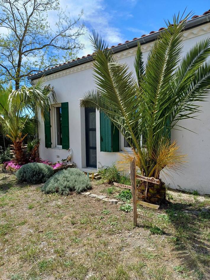 Gîte pour 6 personnes, avec terrasse et jardin