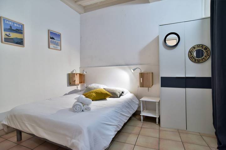 Gîte pour 4 personnes, adapté aux familles dans Plage Du Bon Secours Saint Malo - 4