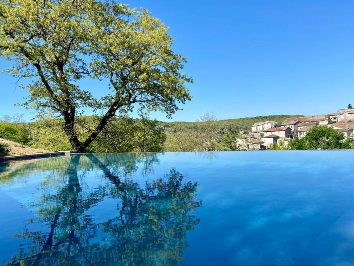 Gîte pour 2 personnes, avec Terrasse et Jardin ainsi que Piscine et Vue à Balazuc - 2