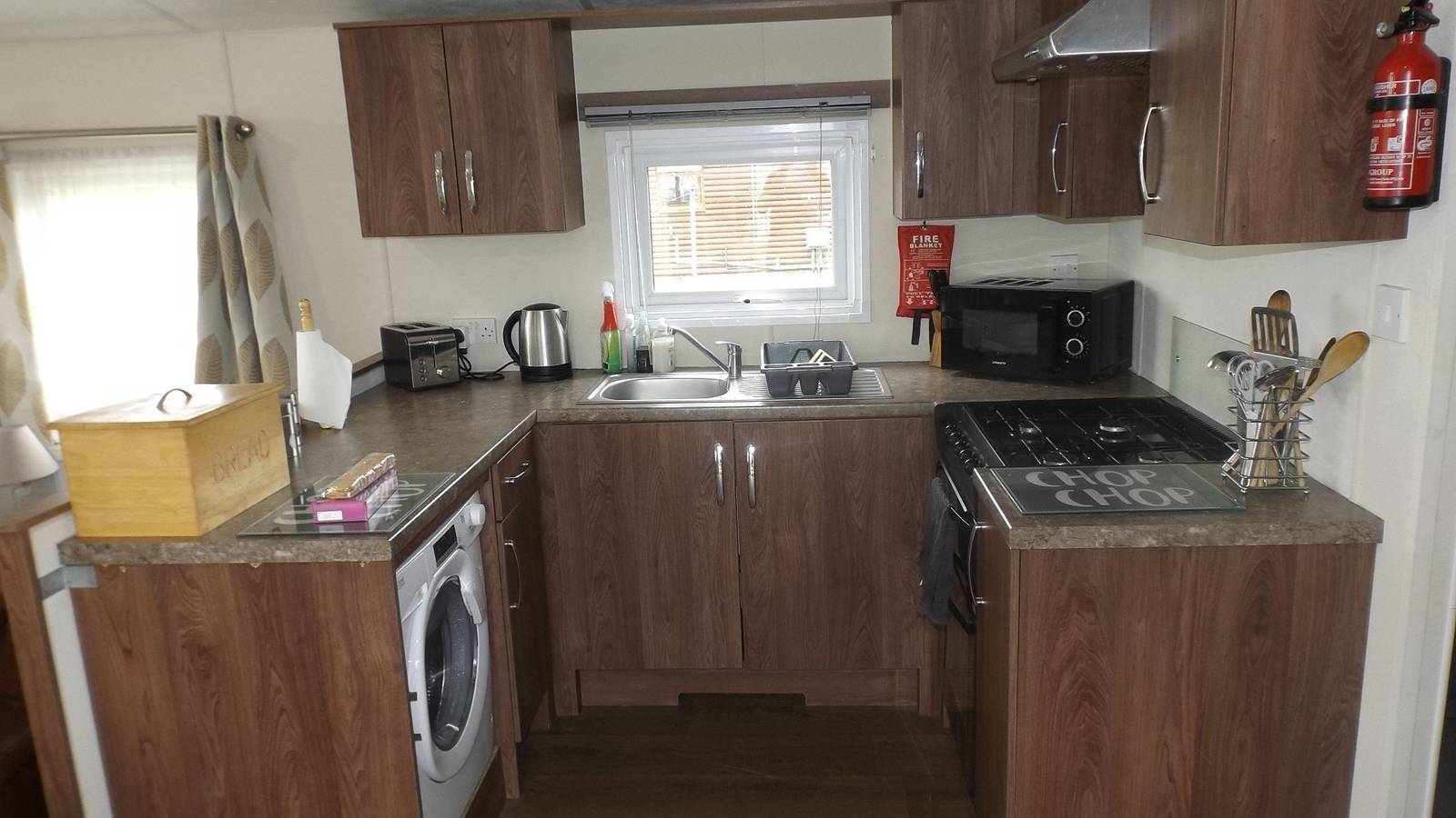 Modern 3 bedroom lodge at Avonvale Holiday Lodges in Aldington (Worcestershire), Worcestershire