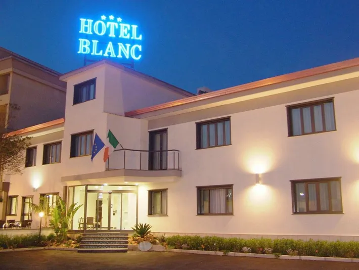Hôtel pour 4 personnes, avec jacuzzi et jardin - 1