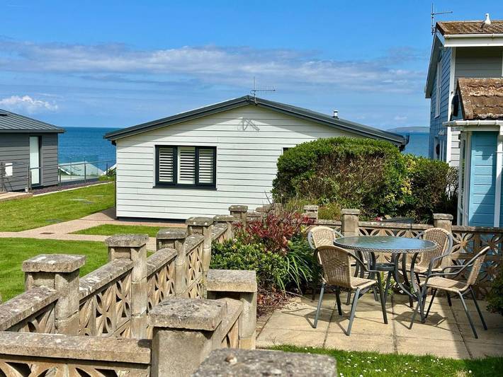Chalet for 4 people, with terrace and view as well as garden in Westward Ho