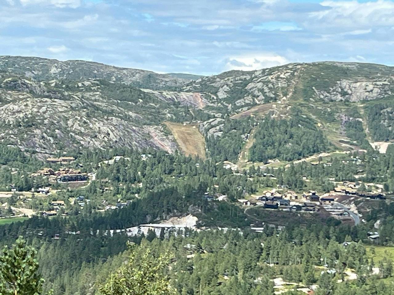 Ganze Wohnung, Neubauwohnung mit Bergpanorama in der Nähe von Skipisten in Bortelid, Åseral