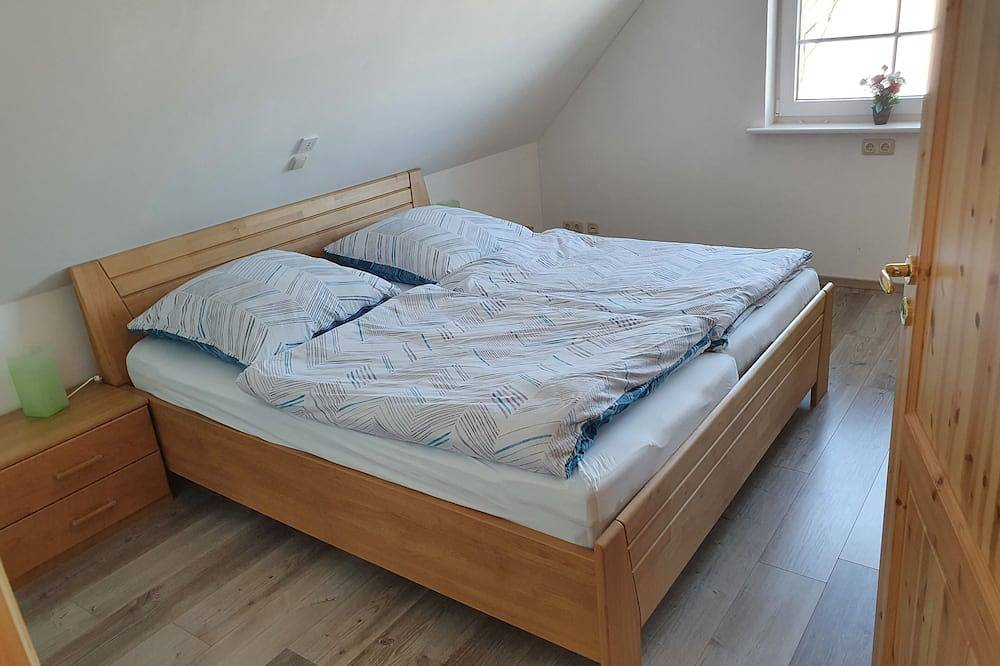 Ganze Wohnung, Schöne Ferienwohnung in ruhiger Wohnsiedlung mit unverbautem Feldblick in Wankendorf, Südliche Ostseeküste