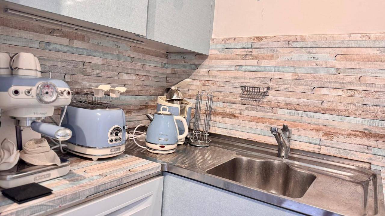 Appartement entier, One-Bedroom Apartment in Belmont-sur-Lausanne, Lac Léman