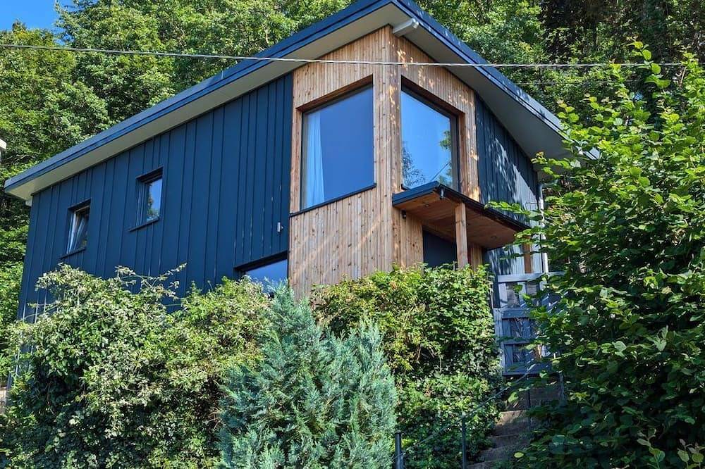 Ferienhaus Am Baumwipfel - Ferienhaus, Dusche, Wc, 2 Schlafräume in Schalkenbach, Osteifel