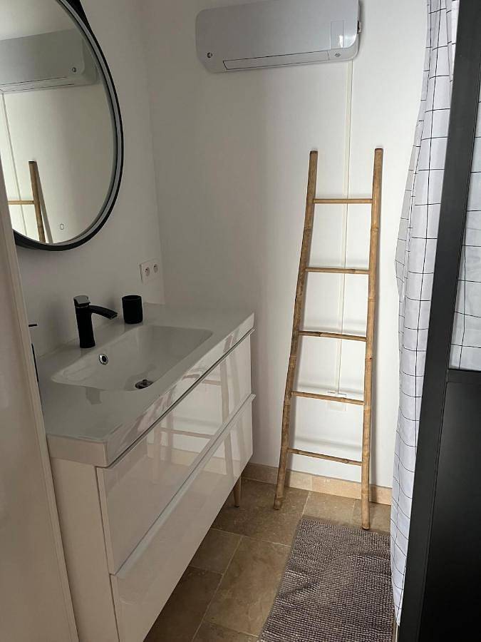 Appartement entier, Appartement cosy centre Village Pujaut in Pujaut, Région de Nîmes