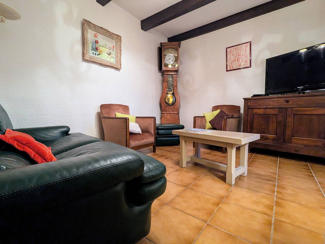 Maison familiale calme avec terrasse et circuits de randonnée in Mazeyrat-d'Allier, Haute-Loire