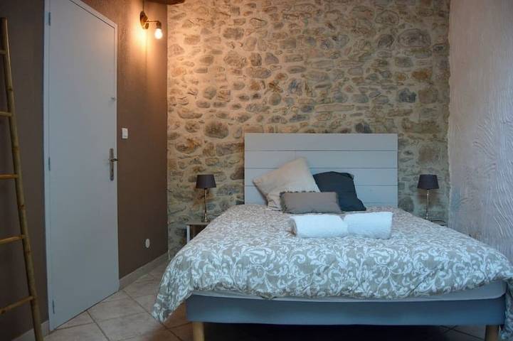 Location de vacances pour 10 personnes, avec terrasse, animaux acceptés à Bize-Minervois - 3